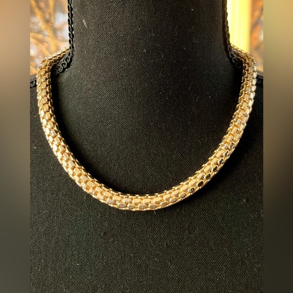 Banana Republic Gold Popcorn Chain Necklace - Picture 7 of 9